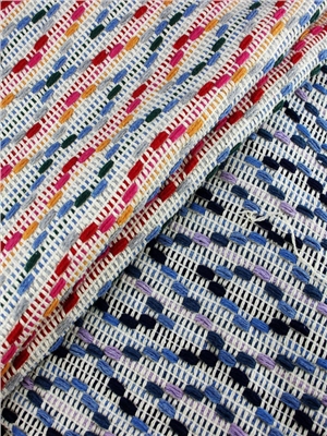 Coarse yarn yarn yarn dyed jacquard knitted fabric